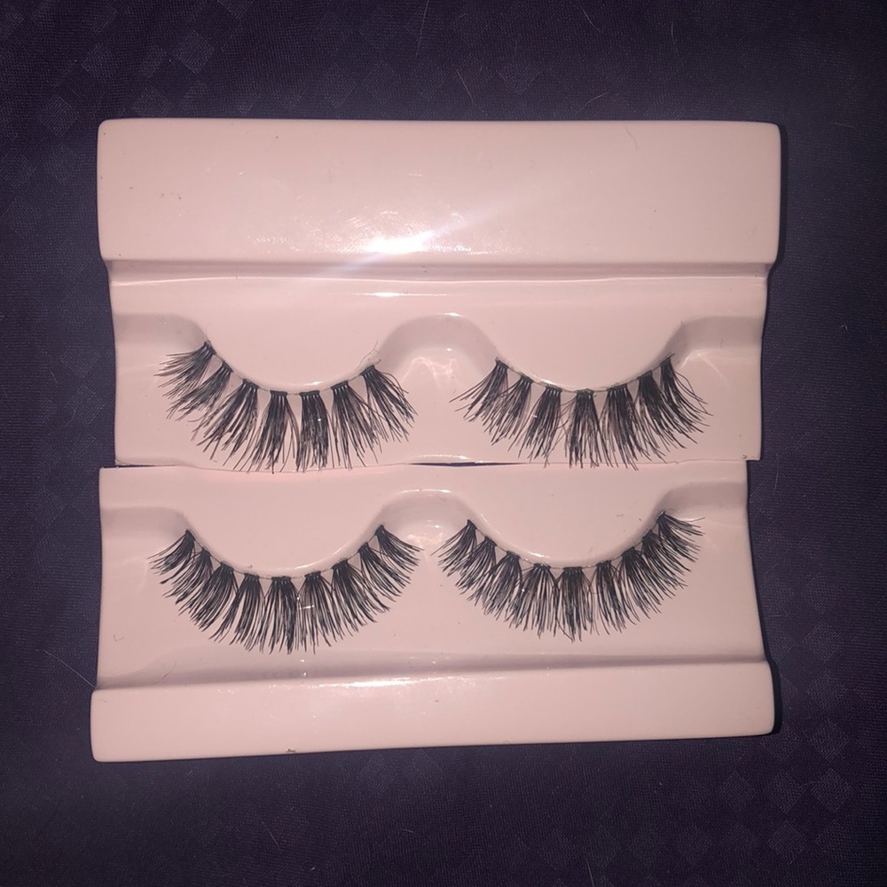 5/$25 KISS Lashes In Beehive